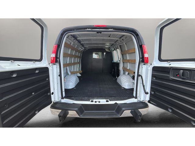 Used 2024 White Chevrolet Work Van image 30