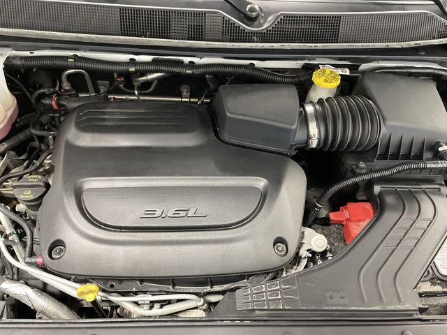 2023 Chrysler Pacifica Touring L photo