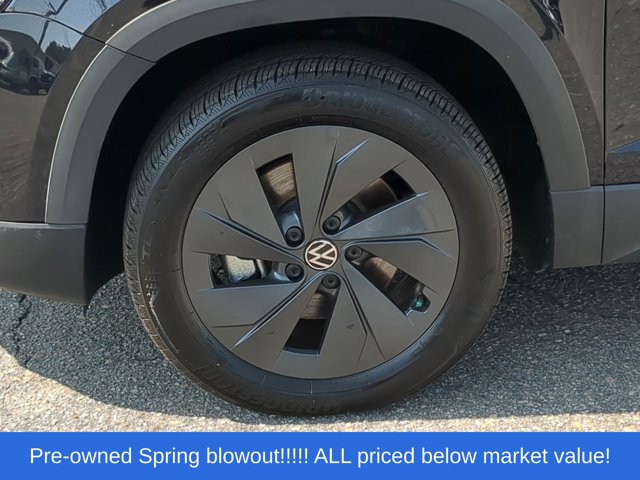 Used 2025 Deep Black Pearl Effect Volkswagen 1.5T S image 18