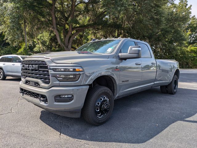2026 Ram 3500 Limited Crew Cab 4x4 8' Box