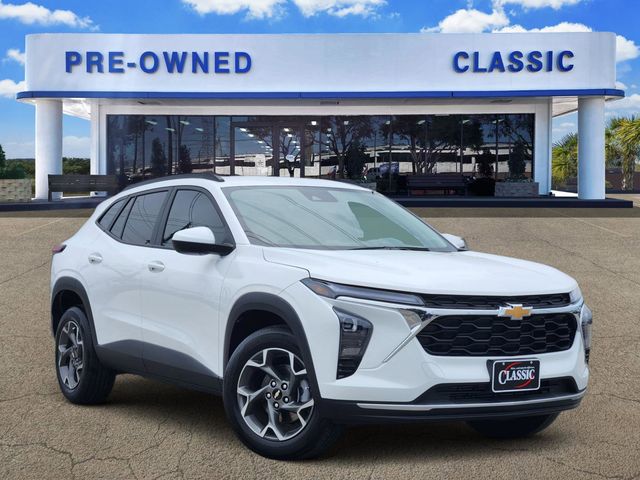 2025 Chevrolet Trax LT White at Classic Elite Chevrolet Sugar Land