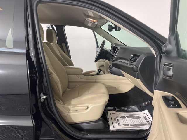 2022 DB Black Crystal Clearcoat Dodge Durango SXT RWD SUV