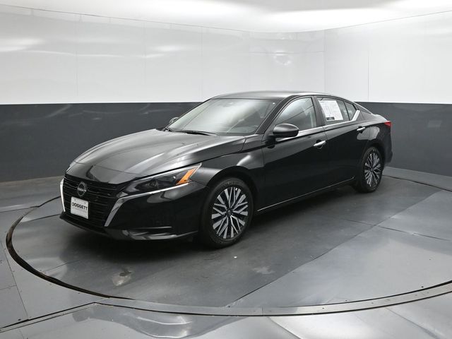 Used 2025 Nissan Altima Sedan