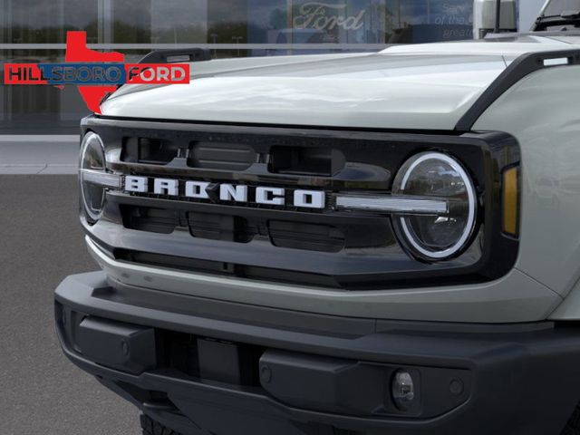 2024 Ford Bronco Outer Banks 19