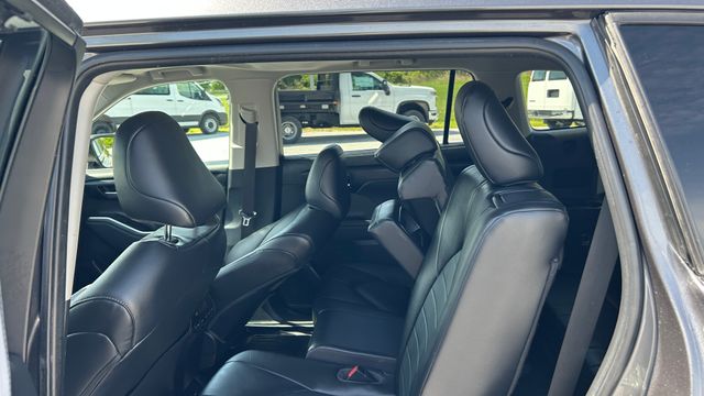 Used 2023 Toyota Highlander SUV