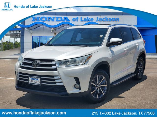 White (Blizzard Pearl) 2017 Toyota Highlander SUV / Crossover Front-Wheel Drive 8-Speed Automatic