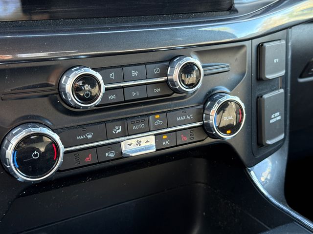 Used 2023 Blue Ford XLT image 23