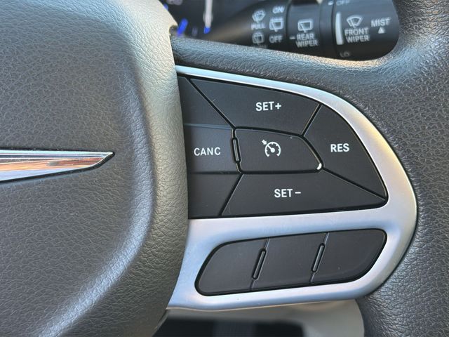 Used 2018 Red Chrysler Touring Plus image 29