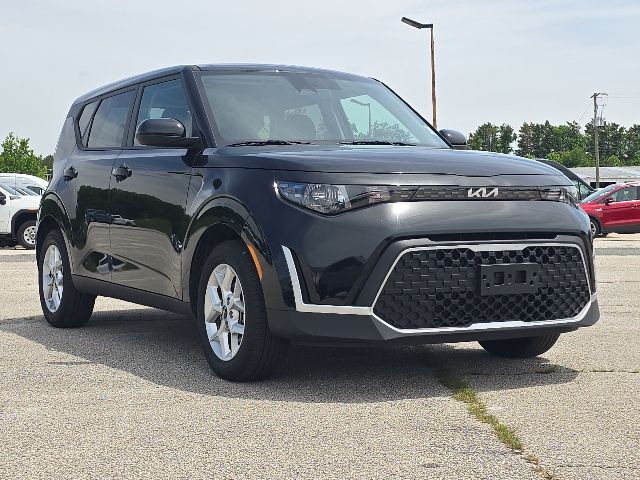2025 Kia Soul LX:B02321