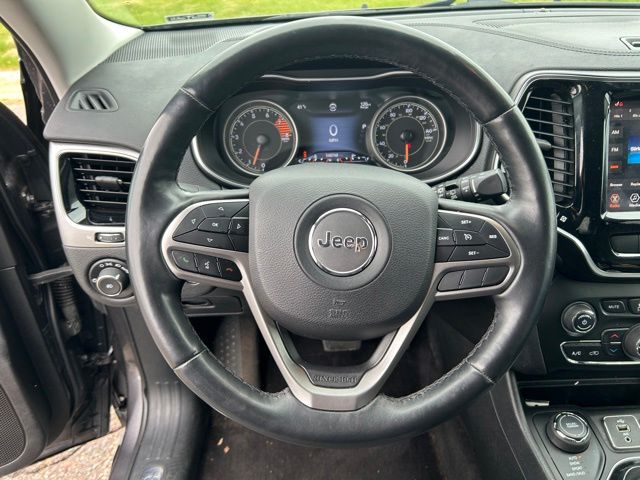 2019 Granite Crystal Metallic Clearcoat Jeep Cherokee Limited 4X4 SUV