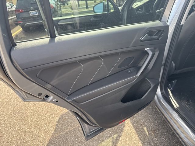 2024 Volkswagen Tiguan 2.0T SE photo