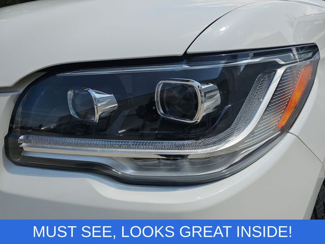 Used 2022 White Lincoln Reserve image 30