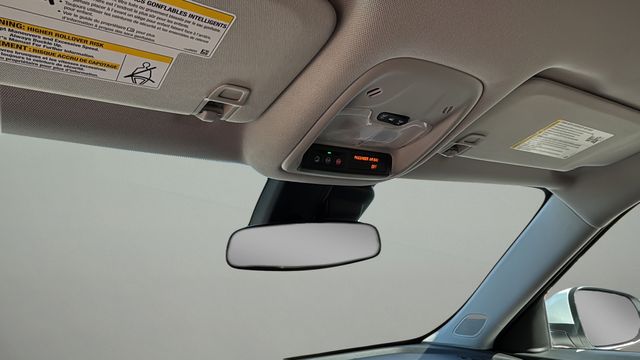 Used 2025 White Chevrolet LT image 27