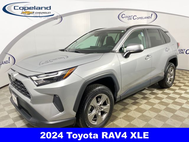2024 Toyota RAV4 XLE photo