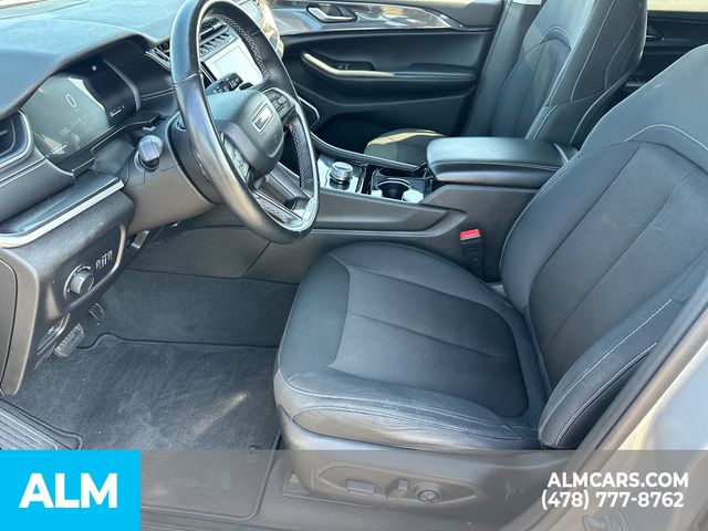Used 2021 Silver Jeep Laredo image 10