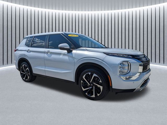 2023 Mitsubishi Outlander SE