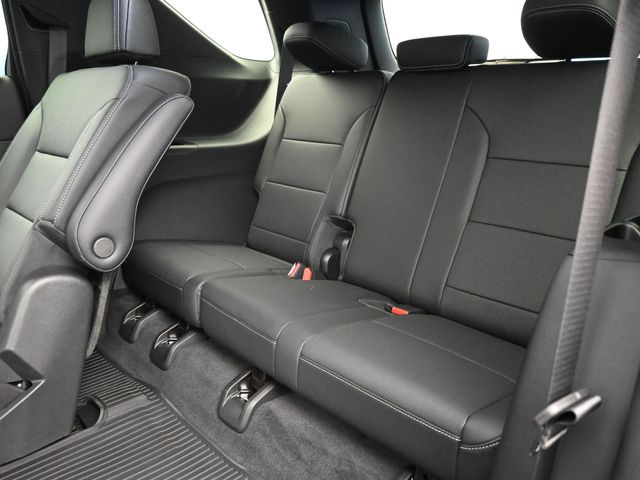 2025 Chevrolet Traverse LT photo
