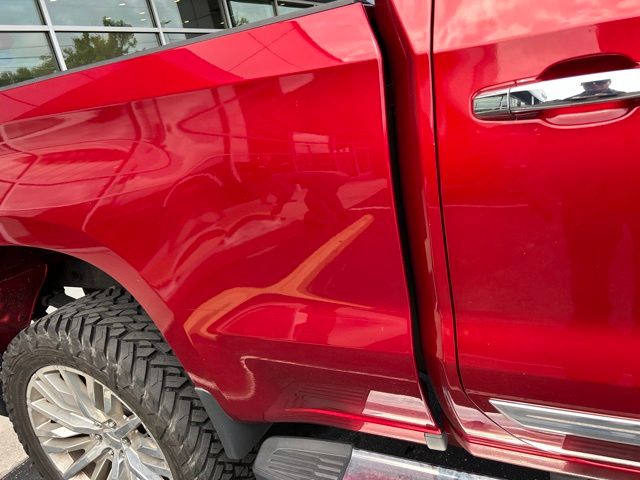 Used 2022  Chevrolet High Country image 11