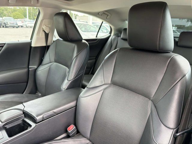 Used 2019 Lexus ES Sedan