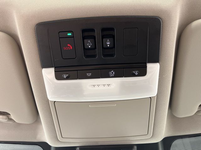 2023 Pearl White Tricoat Nissan Rogue SV FWD SUV