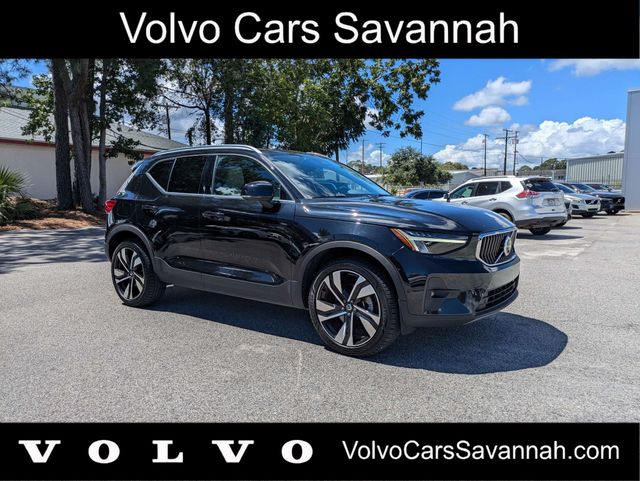 2023 Volvo XC40 B5 Plus Bright Theme AWD