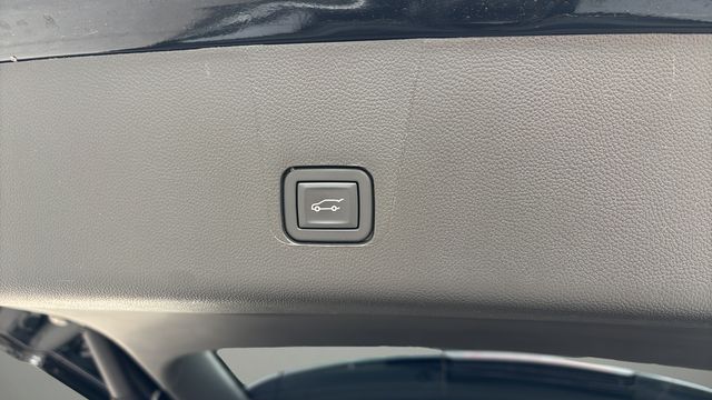 Used 2023 Black Chevrolet High Country image 35