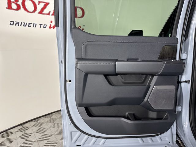 2025 Glacier Gray Metallic Tri-Coat Ford Super Duty F-250 SRW Lariat 4X4 Truck