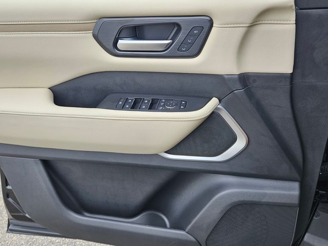 New 2026 Black Nissan Platinum image 29