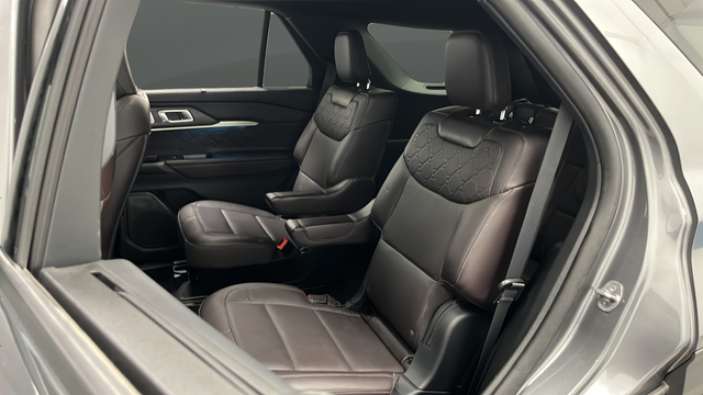 Used 2025 Carbonized Gray Metallic Ford Platinum image 24