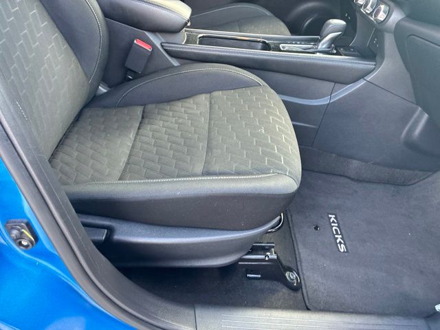2023 Nissan Kicks SV - 10