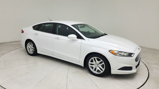 2015 Ford Fusion SE White at Bravo Nissan