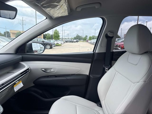 New 2026 White Hyundai SEL Plus image 16