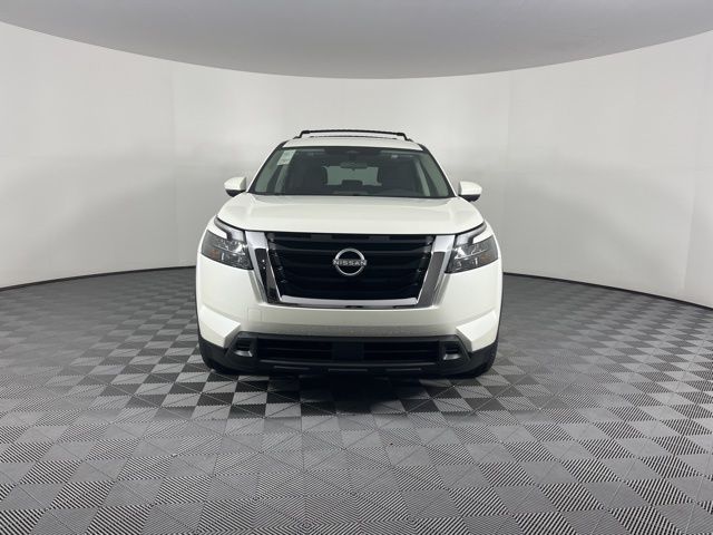 2024 Nissan Pathfinder SV 3