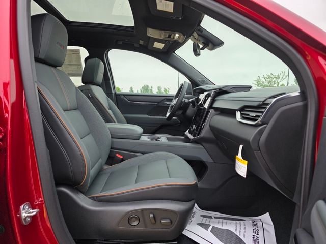 2025 GMC Acadia AWD AT4