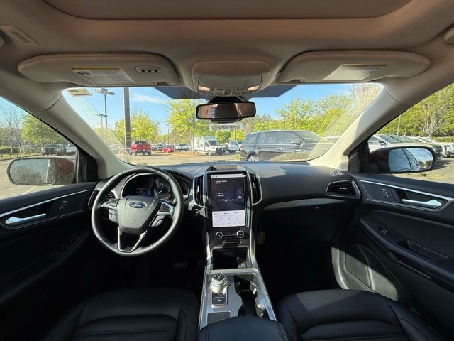 2023 Ford Edge SEL photo
