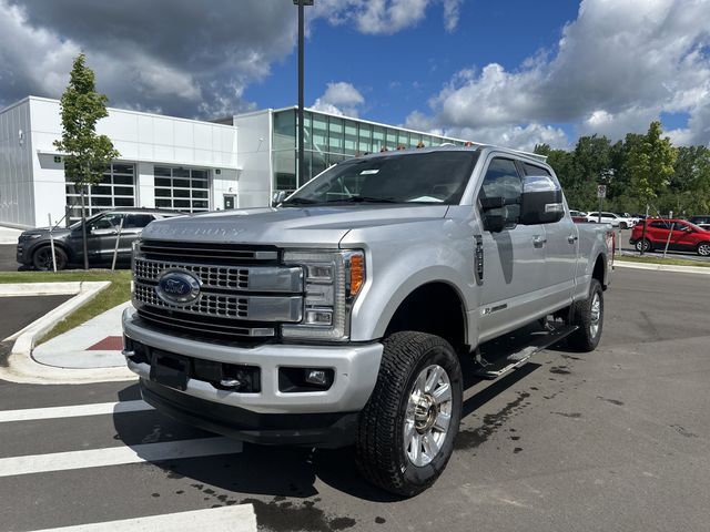 2017 Ford F-350 Super Duty Platinum Crew Cab 4WD