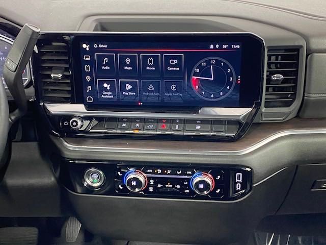 2024 GMC Sierra 1500 SLT photo