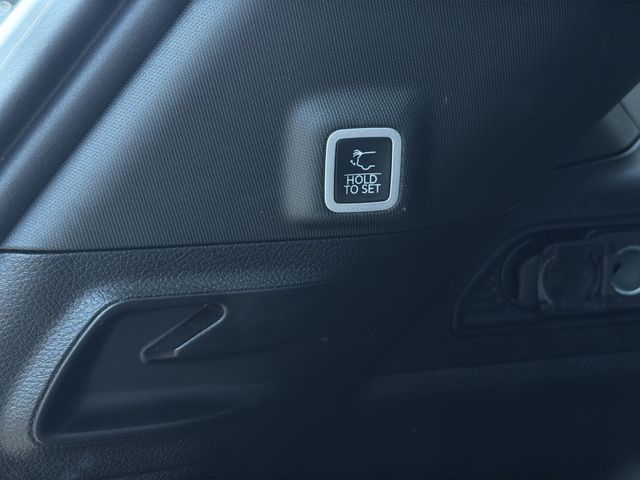 Used 2025 White Jeep Limited image 39