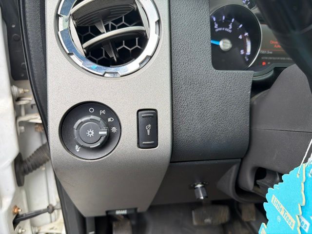 Used 2012 White Ford Lariat image 16