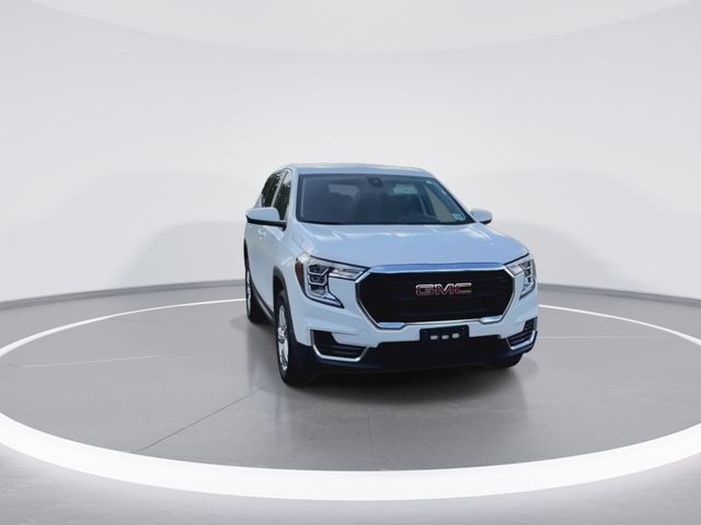 Used 2024 White GMC SLE image 3