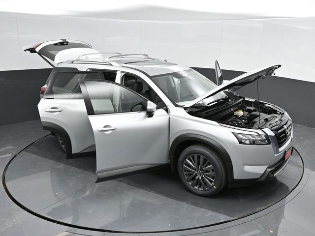 2025 Nissan Pathfinder SL 49