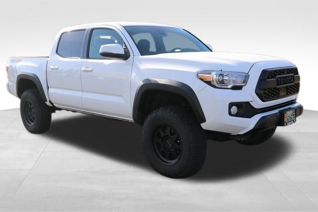 2022 Toyota Tacoma TRD Off-Road 17