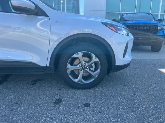 2025 Ford Escape Hybrid ST-Line Select - Silver Metallic exterior view 5