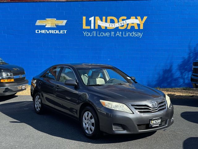 Magnetic Gray Metallic 2011 Toyota Camry LE Sedan Front-Wheel Drive 6-Speed Automatic Overdrive