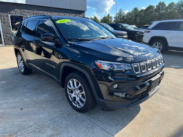 Diamond Black Crystal Pearlcoat 2022 Jeep Compass SUV / Crossover Four-Wheel Drive 9-Speed Automatic