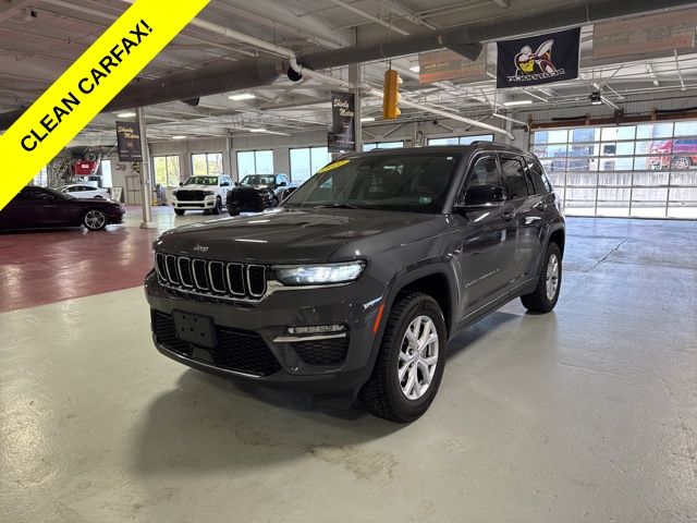 Baltic Gray Metallic Clearcoat 2022 Jeep Grand Cherokee Limited 4WD SUV / Crossover Four-Wheel Drive 8-Speed Automatic