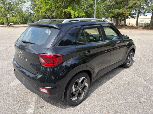 Used 2023 Black Hyundai SEL image 5
