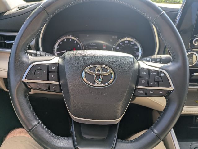 2023 Toyota Highlander XLE 22