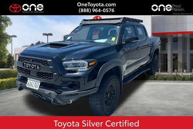 Midnight Black Metallic 2021 Toyota Tacoma Pickup Truck Four-Wheel Drive 6-Speed Automatic
