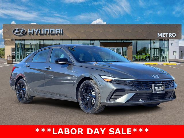 Gray 2026 Hyundai Elantra Sedan Front-Wheel Drive Continuously Variable Transmission